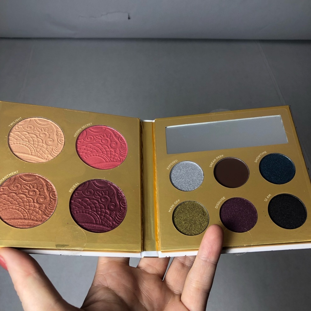 Pur Masquerade face and eye palette